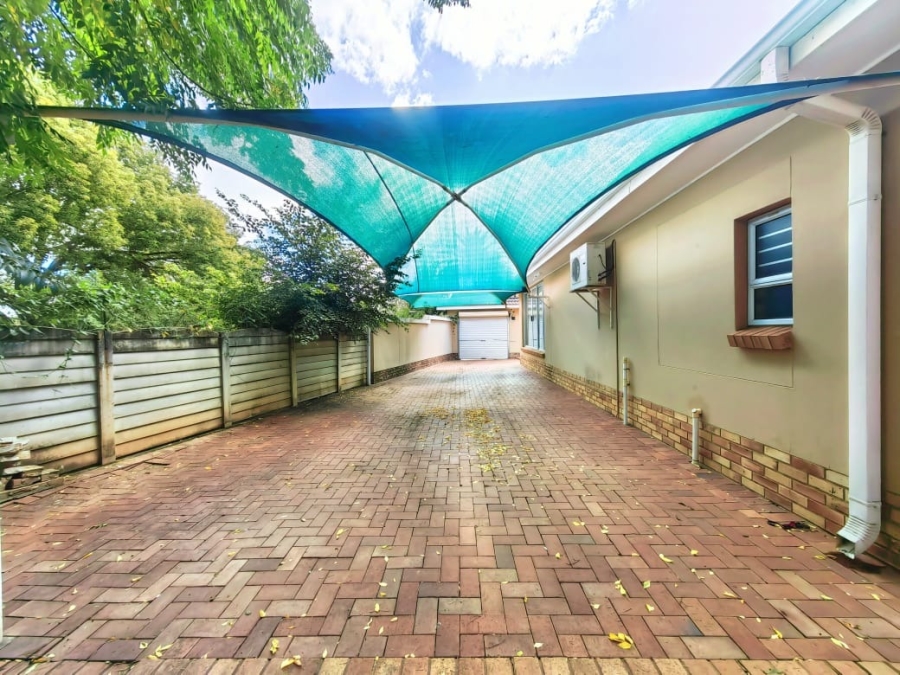 5 Bedroom Property for Sale in Grimbeeck Park North West
